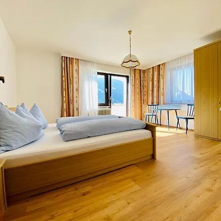 Haus Alpenrose Apartamento *