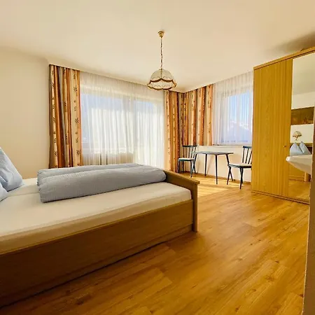 Haus Alpenrose Apartment Trins