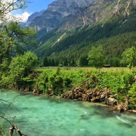 Haus Alpenrose شقة
